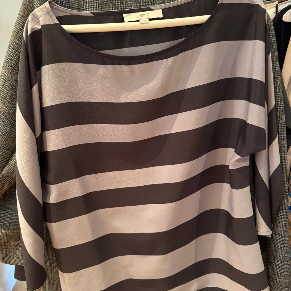 Women's LOFT Top Size M